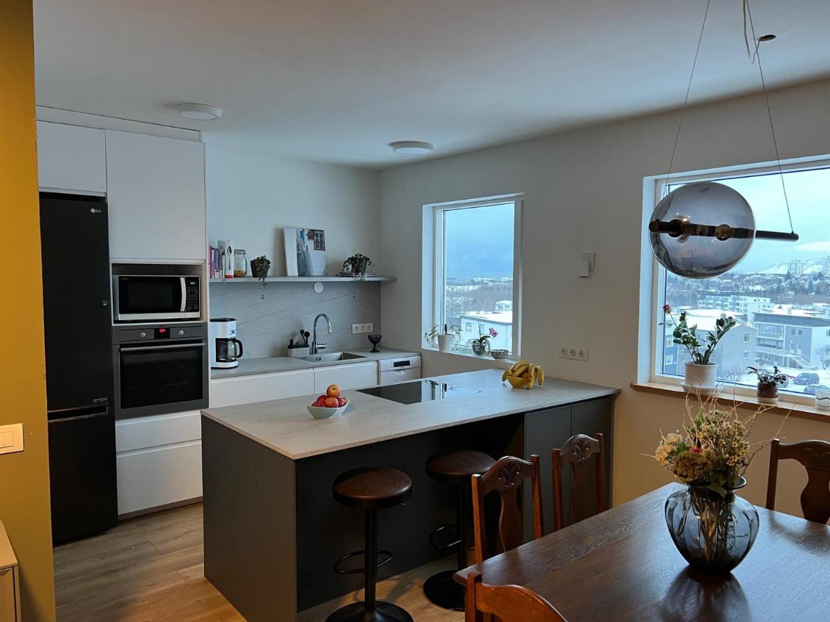 Jm Homestay - A Cozy Two Bedroom Apartment 레이캬비크 외부 사진